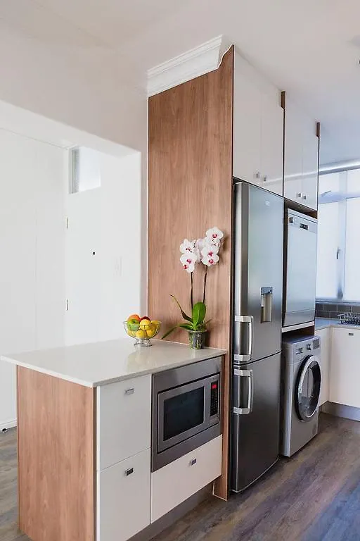Modern Apartment, Centrally Located In Sea Point ケープタウン アパート