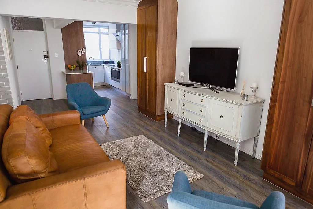 Modern Apartment, Centrally Located In Sea Point ケープタウン