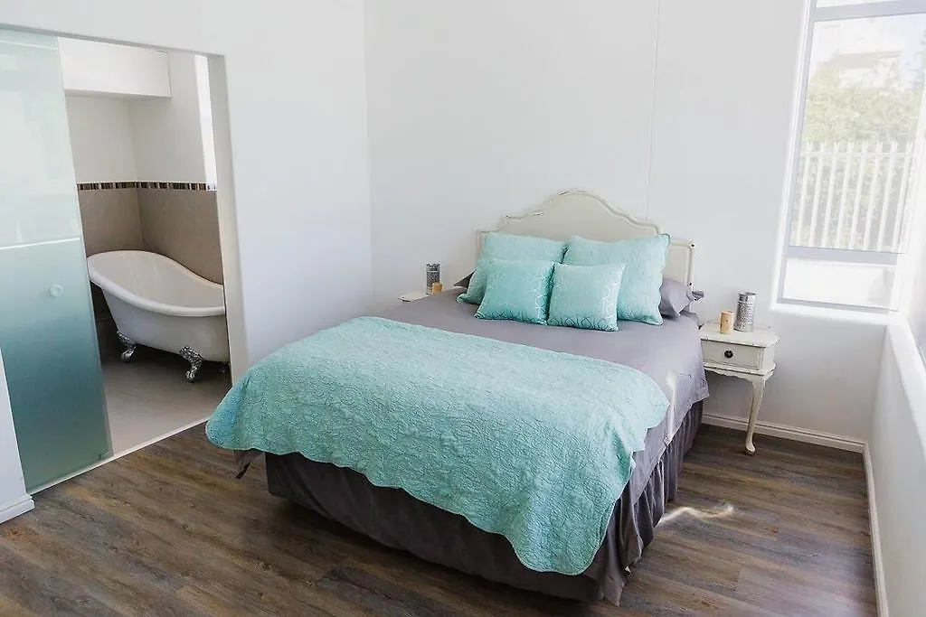 Modern Apartment, Centrally Located In Sea Point ケープタウン アパート